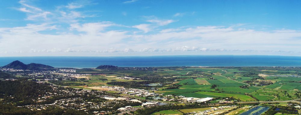 Scenic Aerial View of Smithfield Valley Alongside The Ocean — Pool Cleaning in Smithfield, QLD