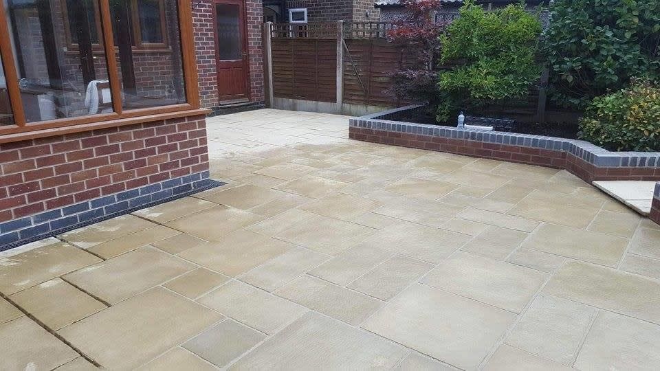 Plane stone paving