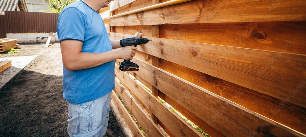 Solid wood fencing instalation