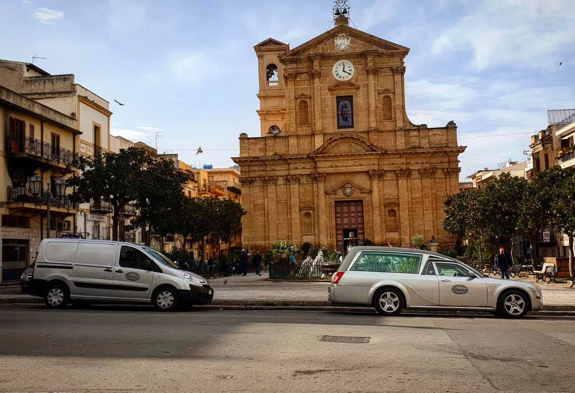 mezzo per il trasporto della salma