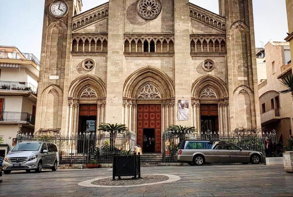 auto per il trasferimento della salma