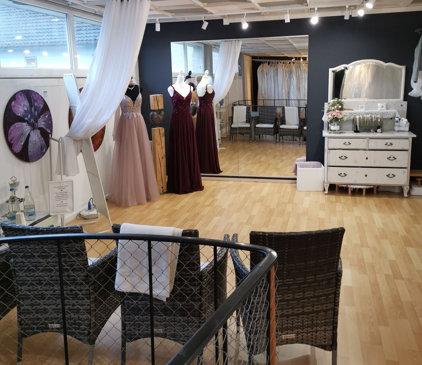Brautmodenhaus-Aarwangen, Brautmoden-Abteilung
