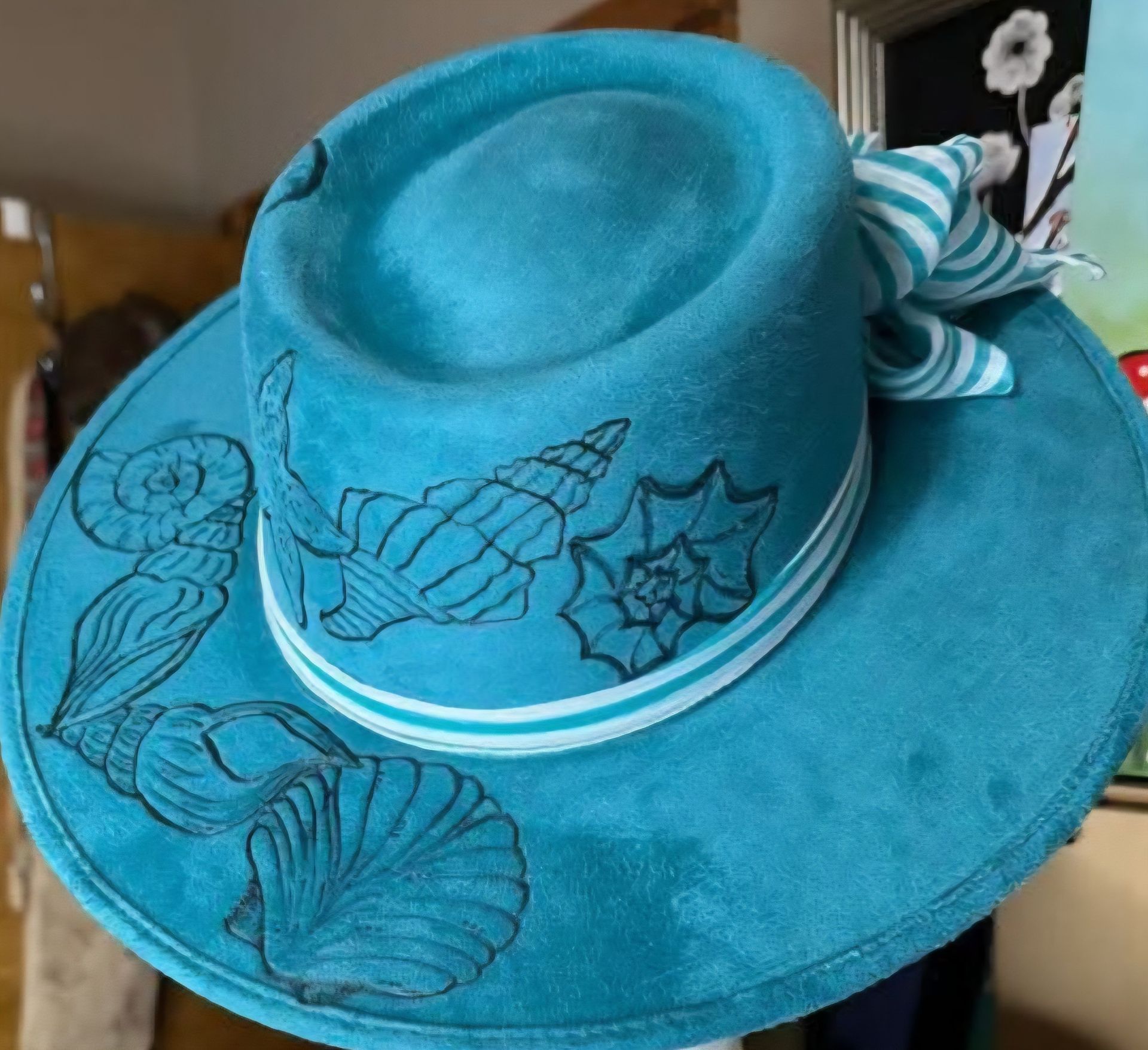 Painting on hats