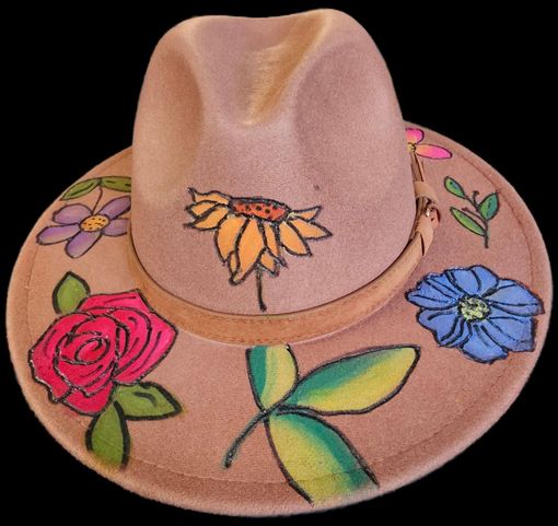 Painting on hats
