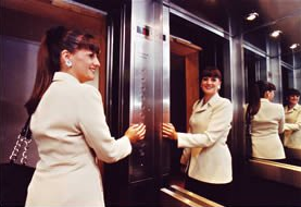 Photo direction in lift