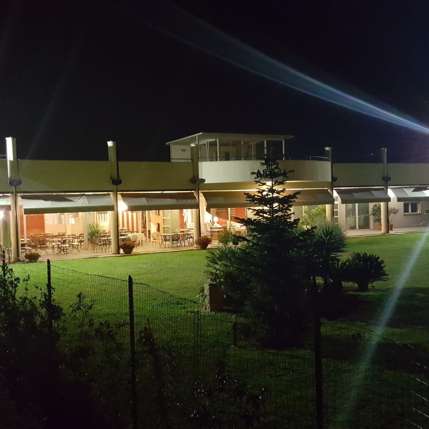 locale giardino Focacceria Osteria Francesco Sarzana