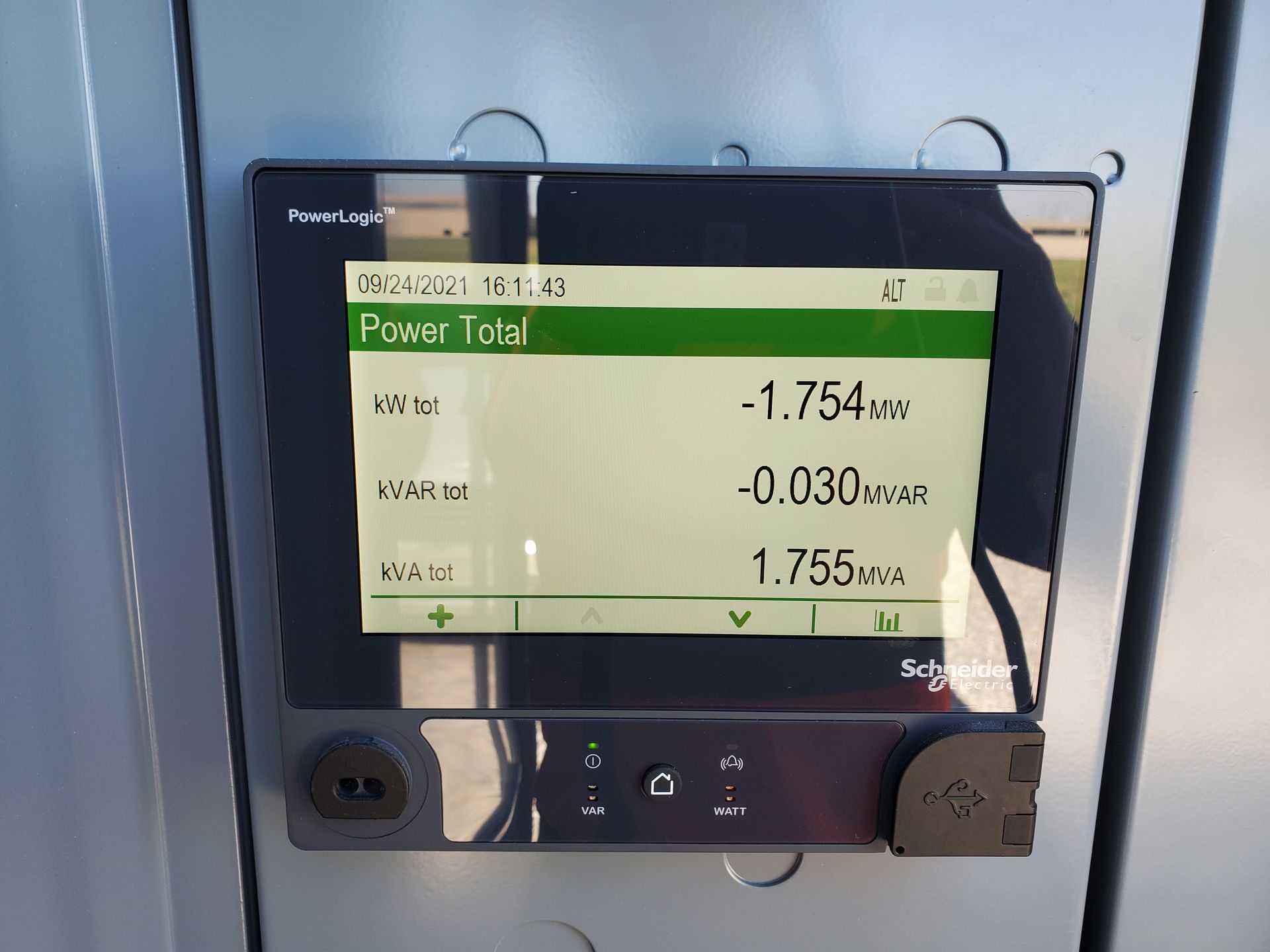 A computer monitor displays a power total of 1.754