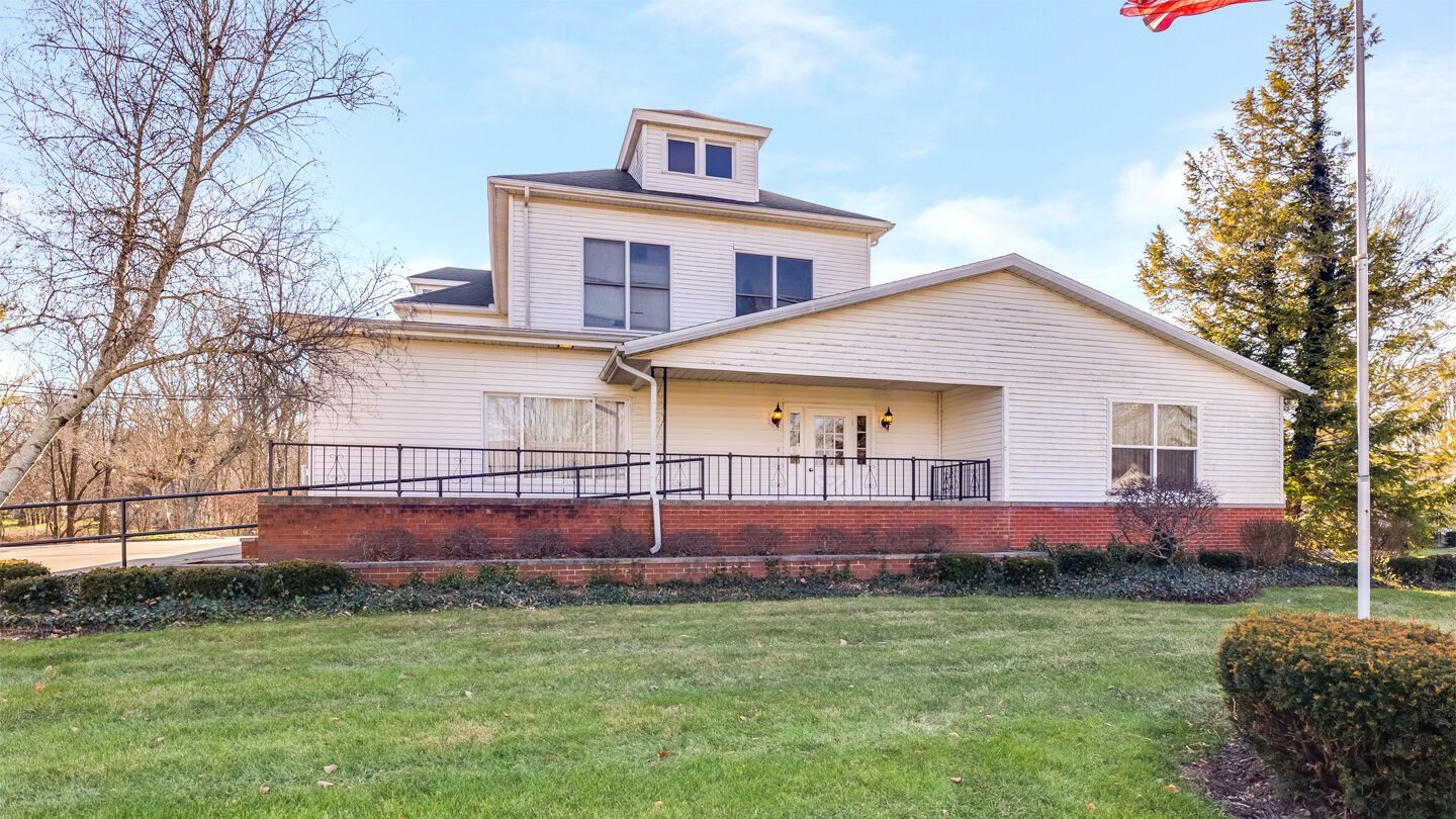 Interior and exterior photos of Showalter Blackwell Long location in Liberty, IN