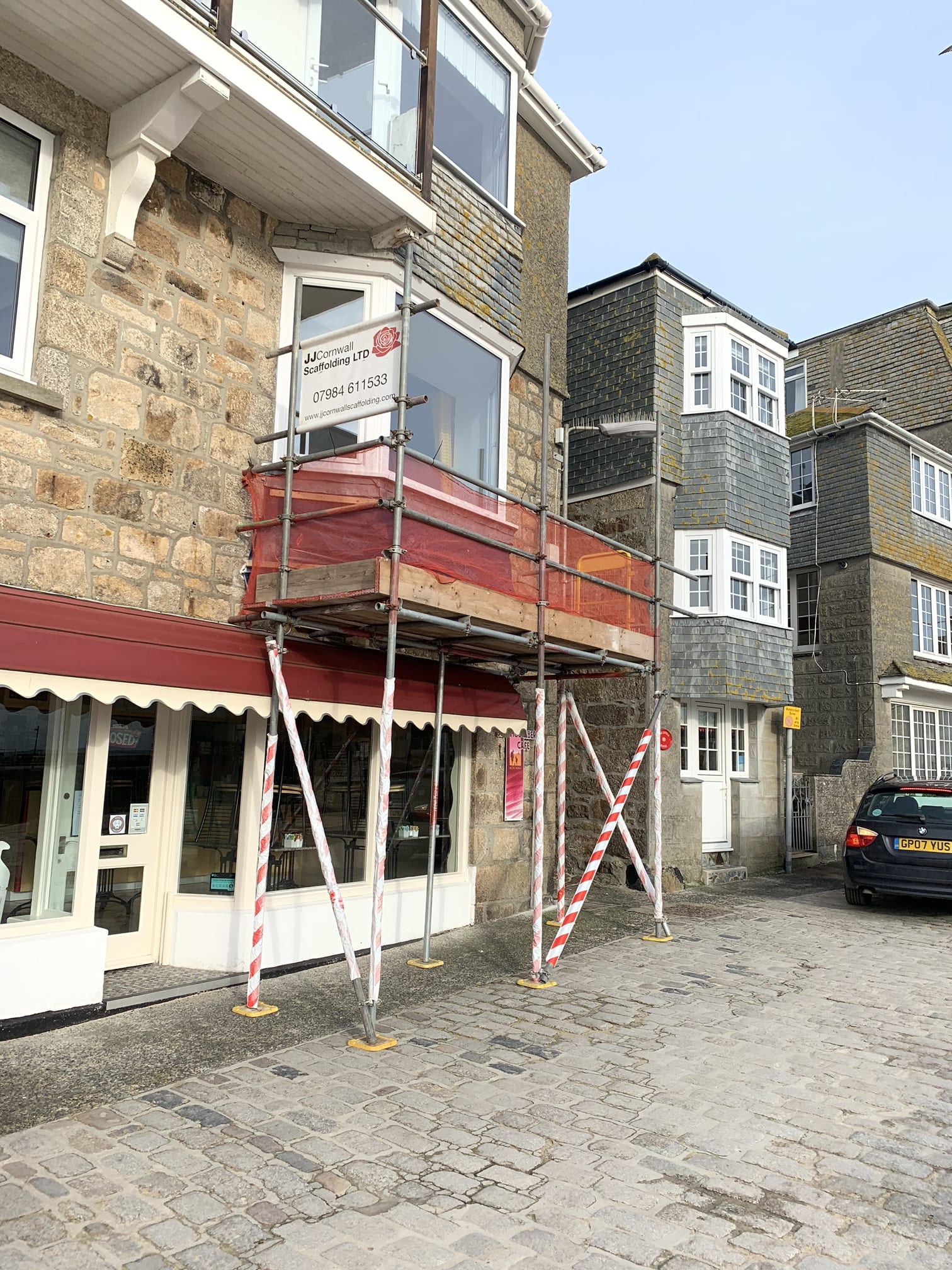 Commercial scaffolding services