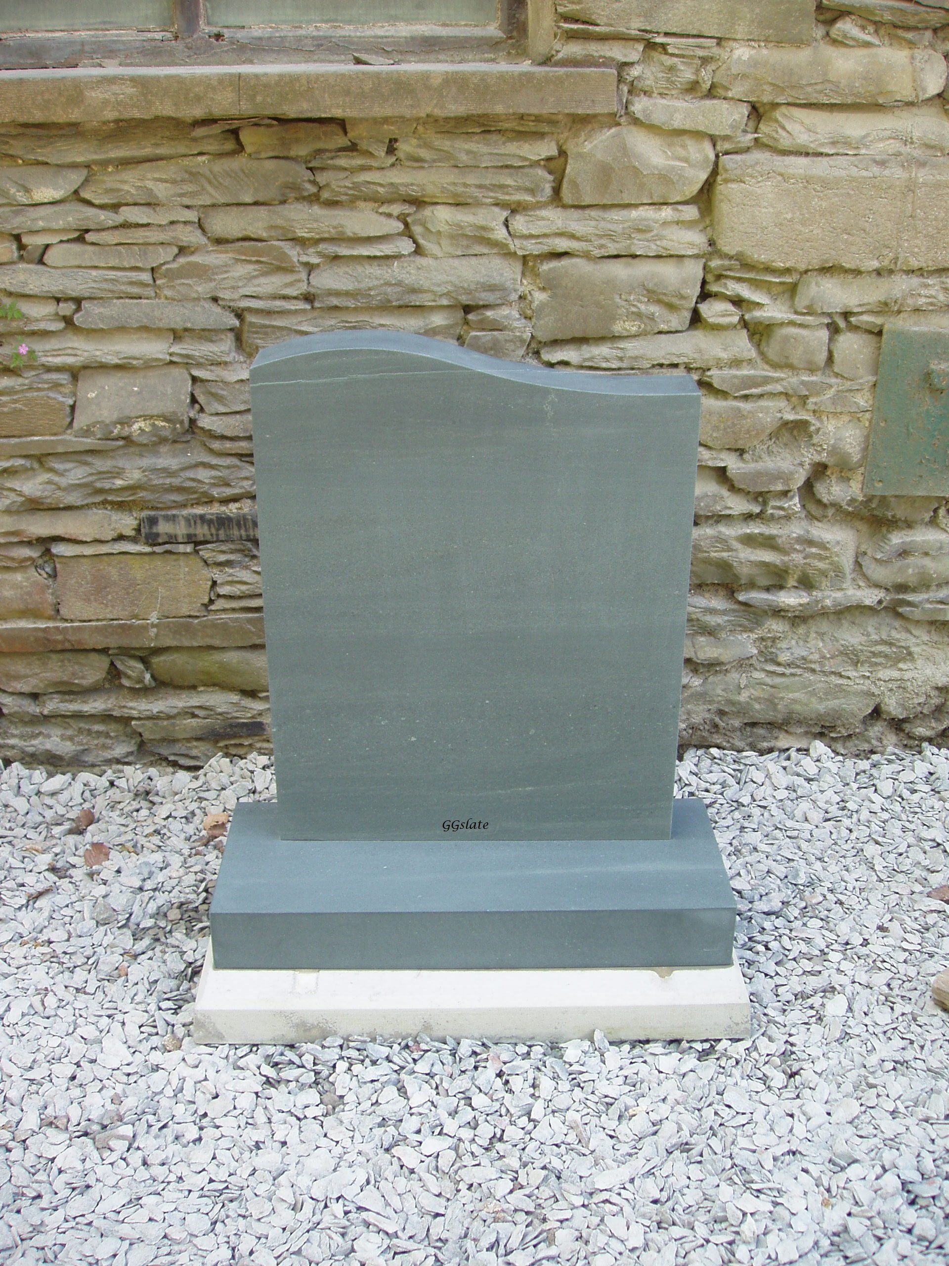 Lakeland Green Slate headstone with gg/2 wave top