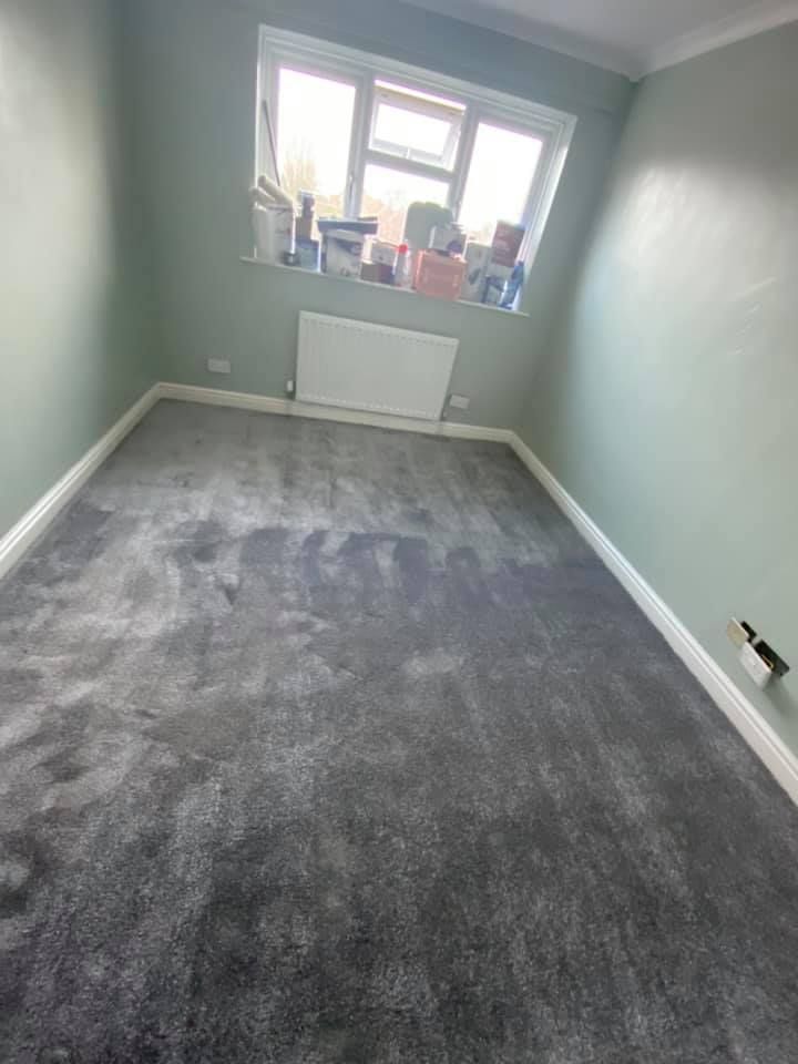 Derbyshire Flooring Specialists new grey carpet in a Derby living room