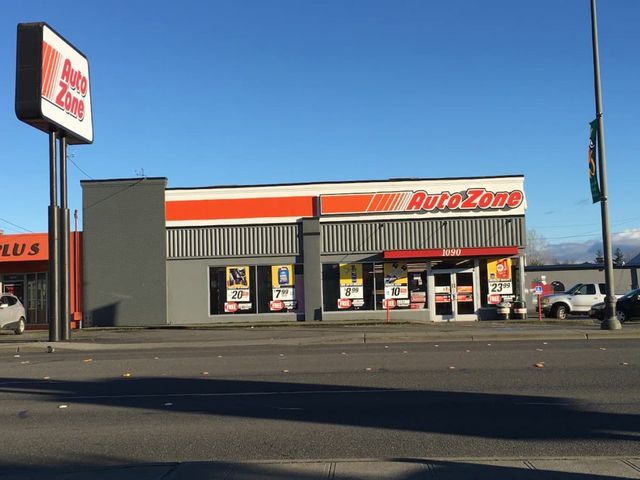 AutoZone commercial space in Marysville