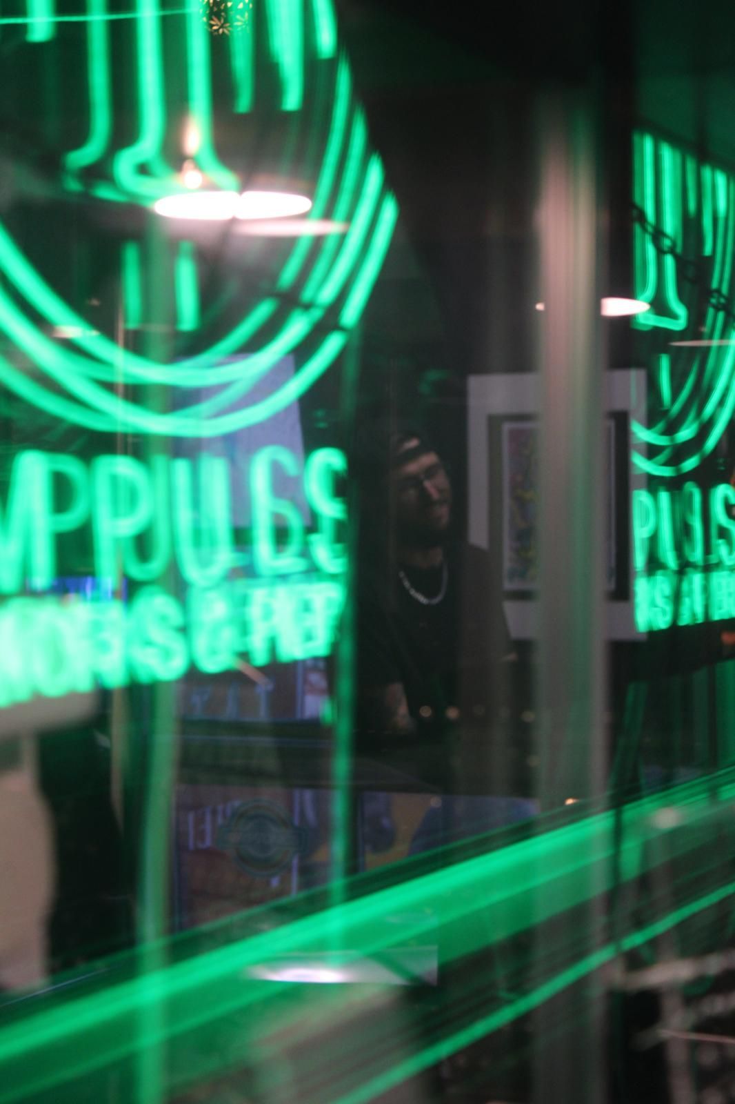 Impulse piercing temple bar