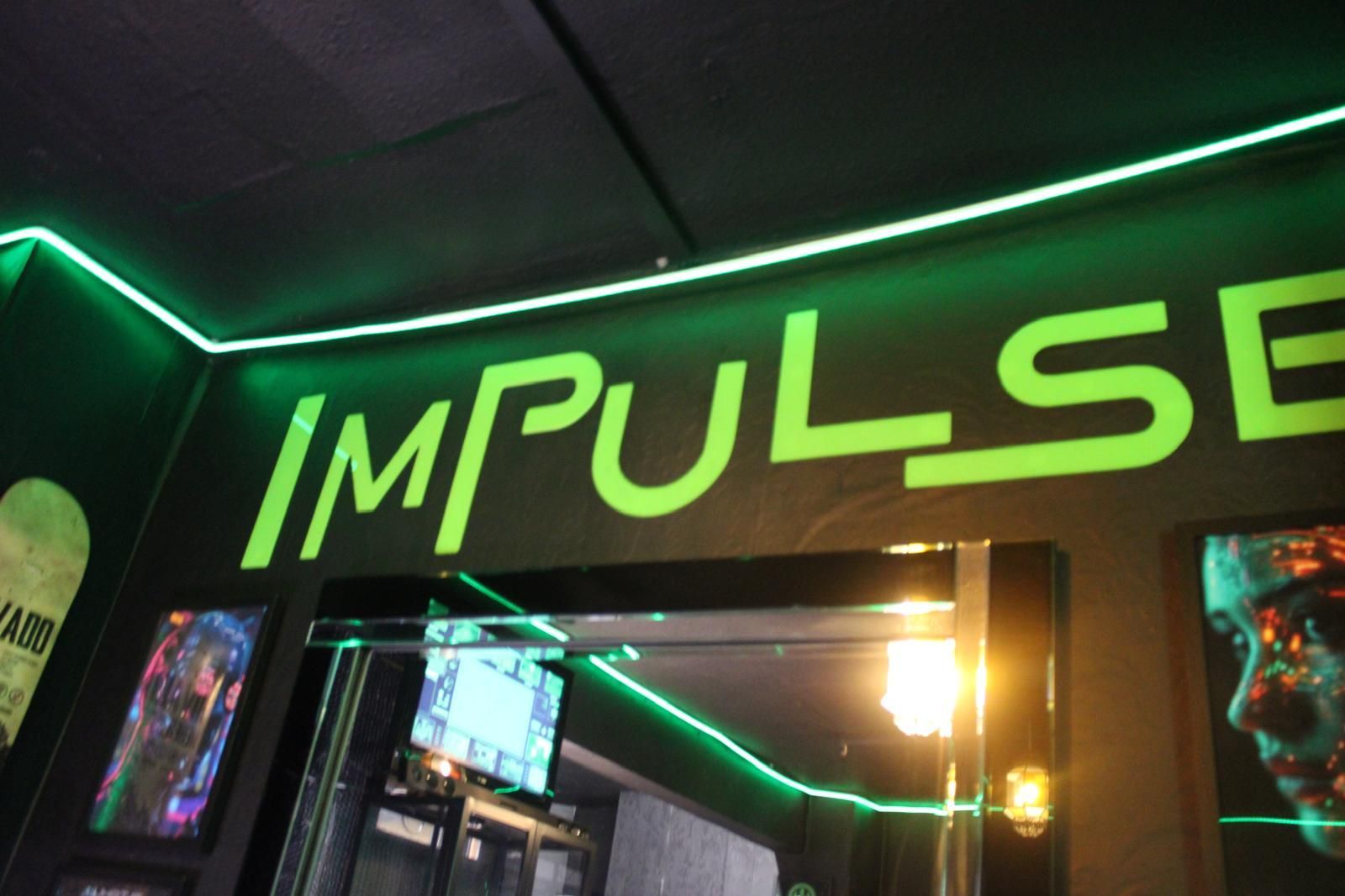 Impulse piercing temple bar