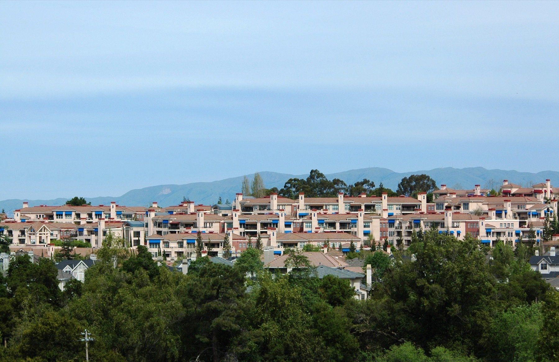 Los Altos, CA skyline and link to available rentals page