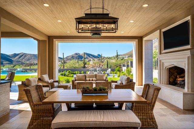 Blending Indoor Outdoor Living Spaces