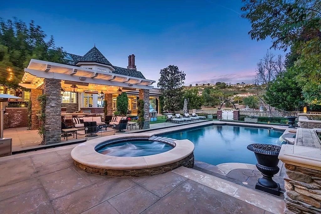 Traditional Style Estate