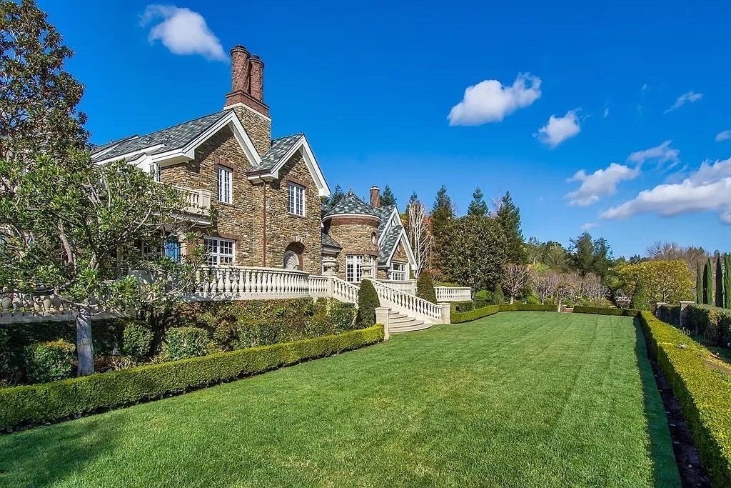 Traditional Style Estate