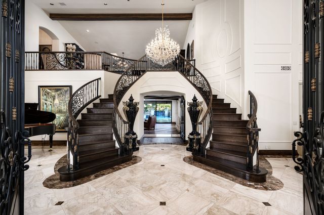 Grand Foyer Design