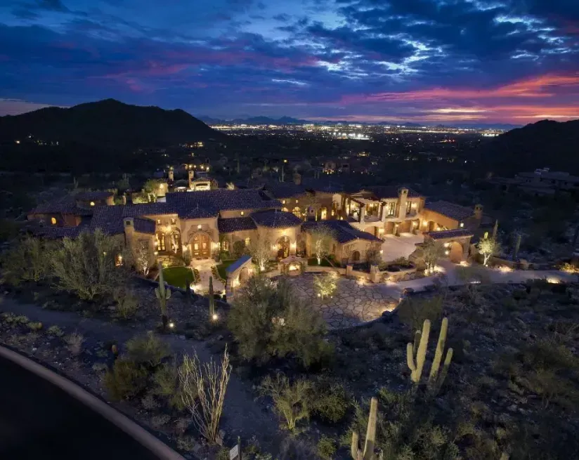 Fratantoni Design luxury home with seamless indoor-outdoor living