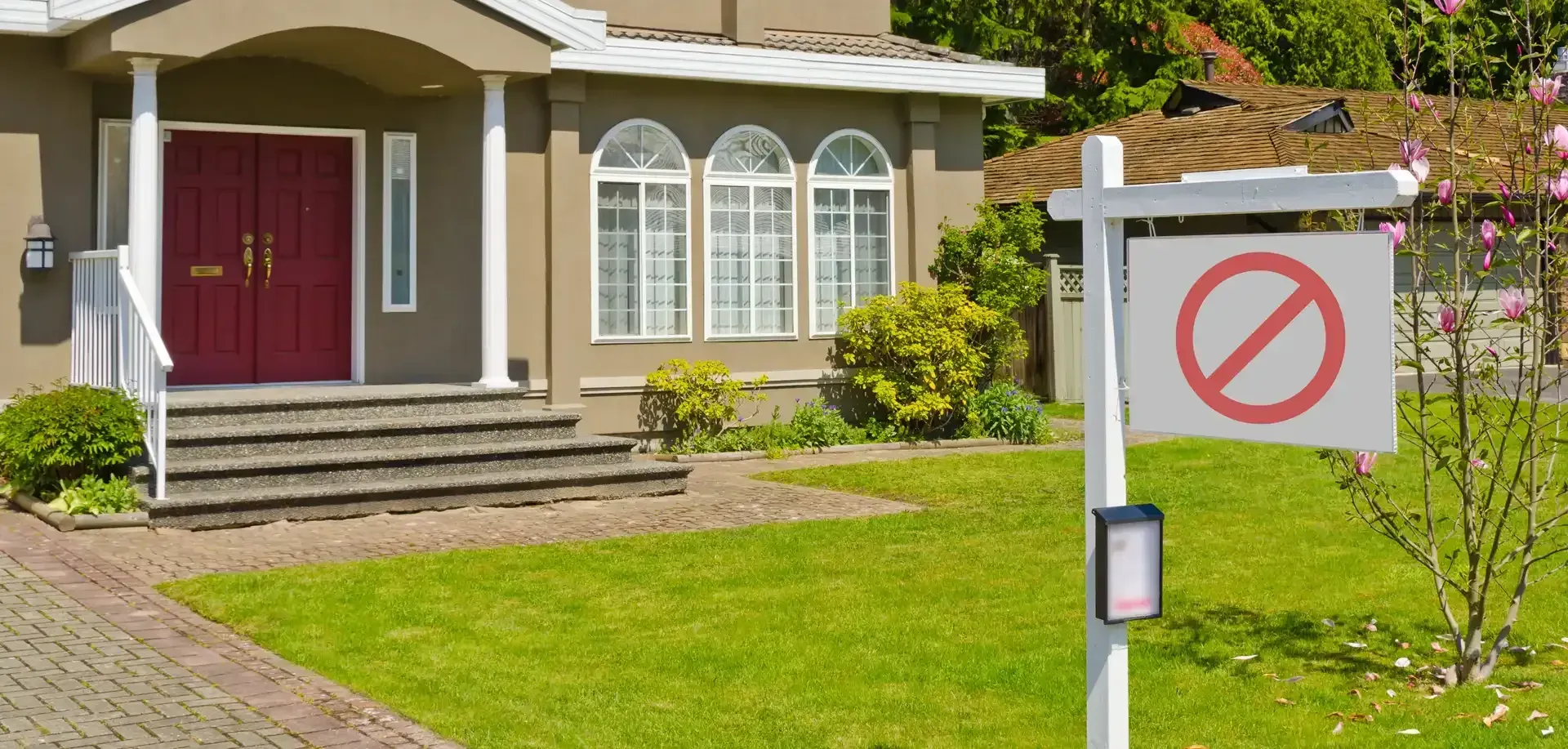 5 Common Mistakes in Front Yard Landscaping post Blog image