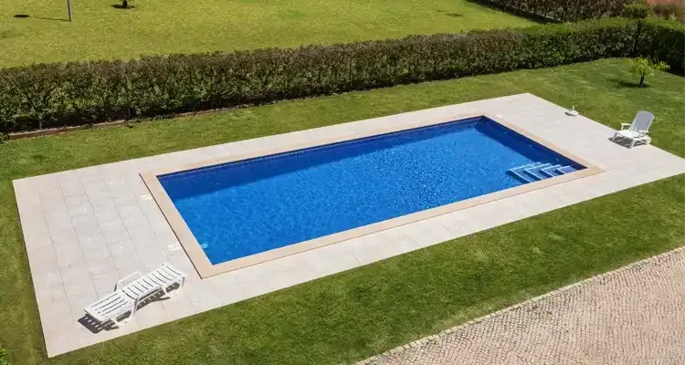 Rosehill Palms - How to Design Landscaping Around a Pool - Pool example 01