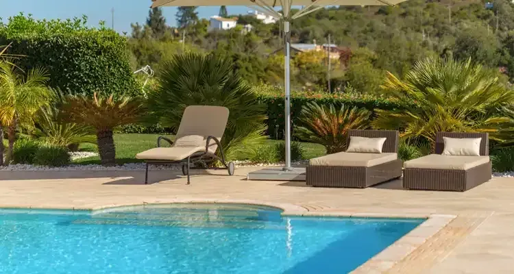 Rosehill Palms - How to Design Landscaping Around a Pool - Pool example 08