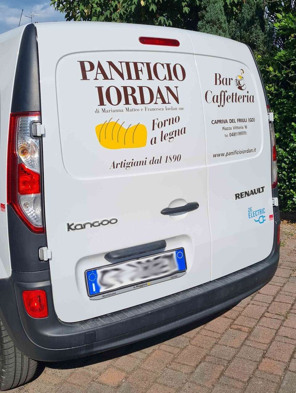 decorazione di automezzi a Gorizia per panifici