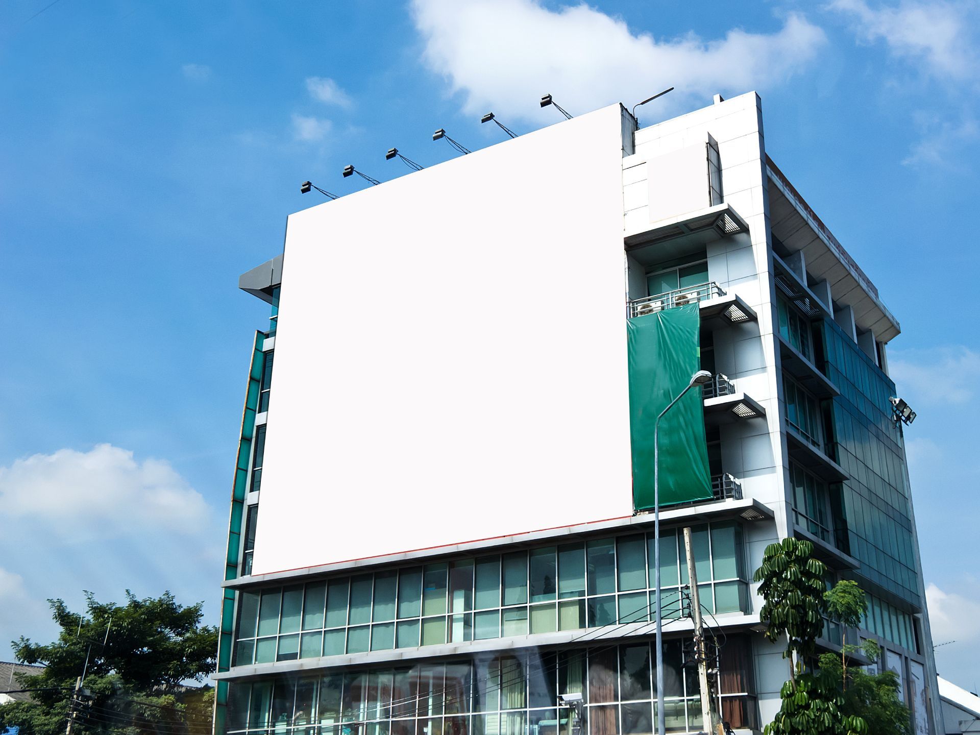 Scritte su capannoni