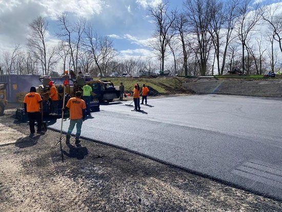 Asphalt Paving Kansas City | Paving Company Kansas City | Platinum Paving - Kansas City Commercial Driveway Paving