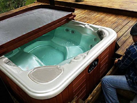 older leisure bay hot tub models