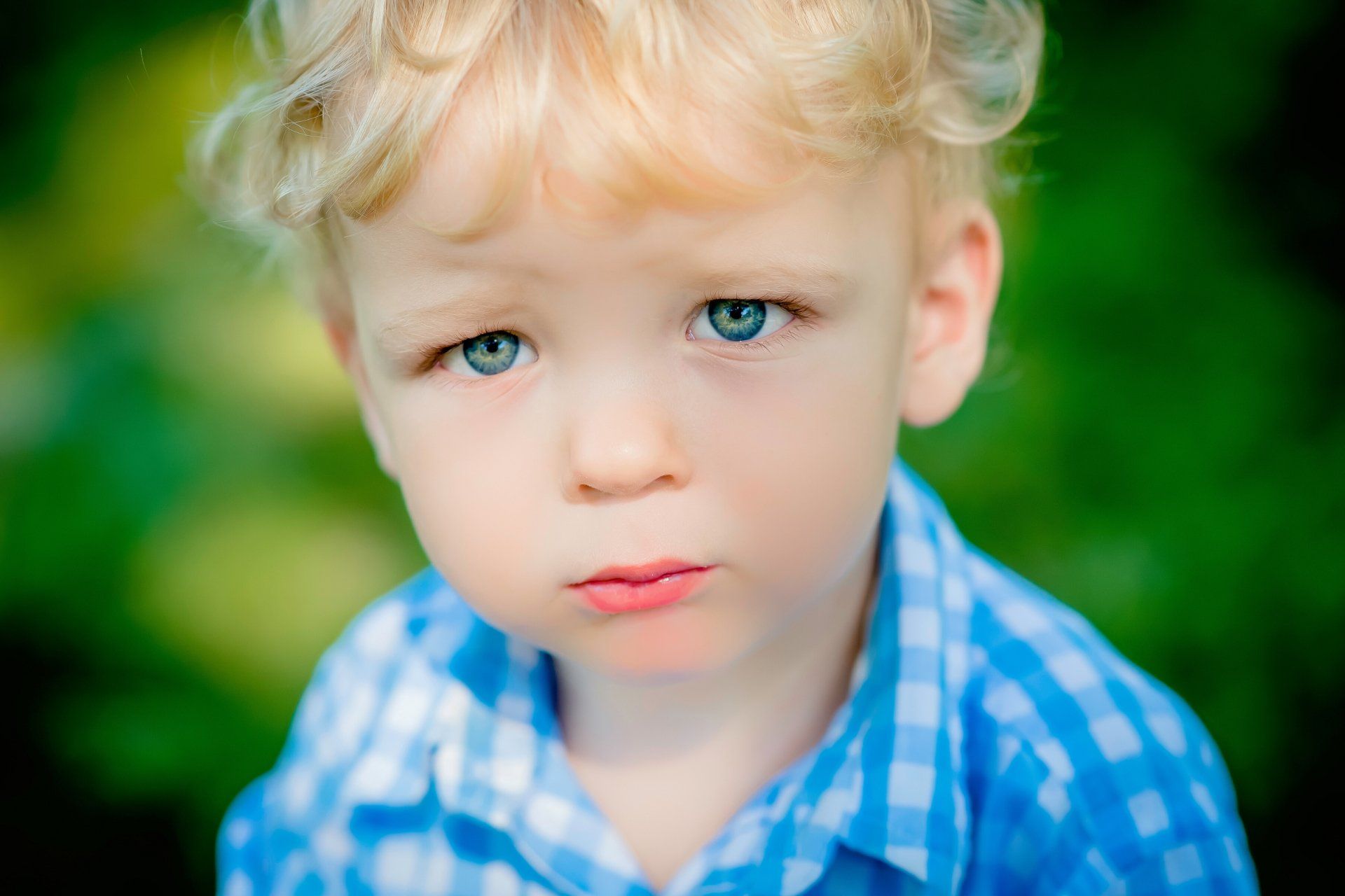 Young boy wearing blue and white shirt |  Child photography | Stacey Naglie Toronto