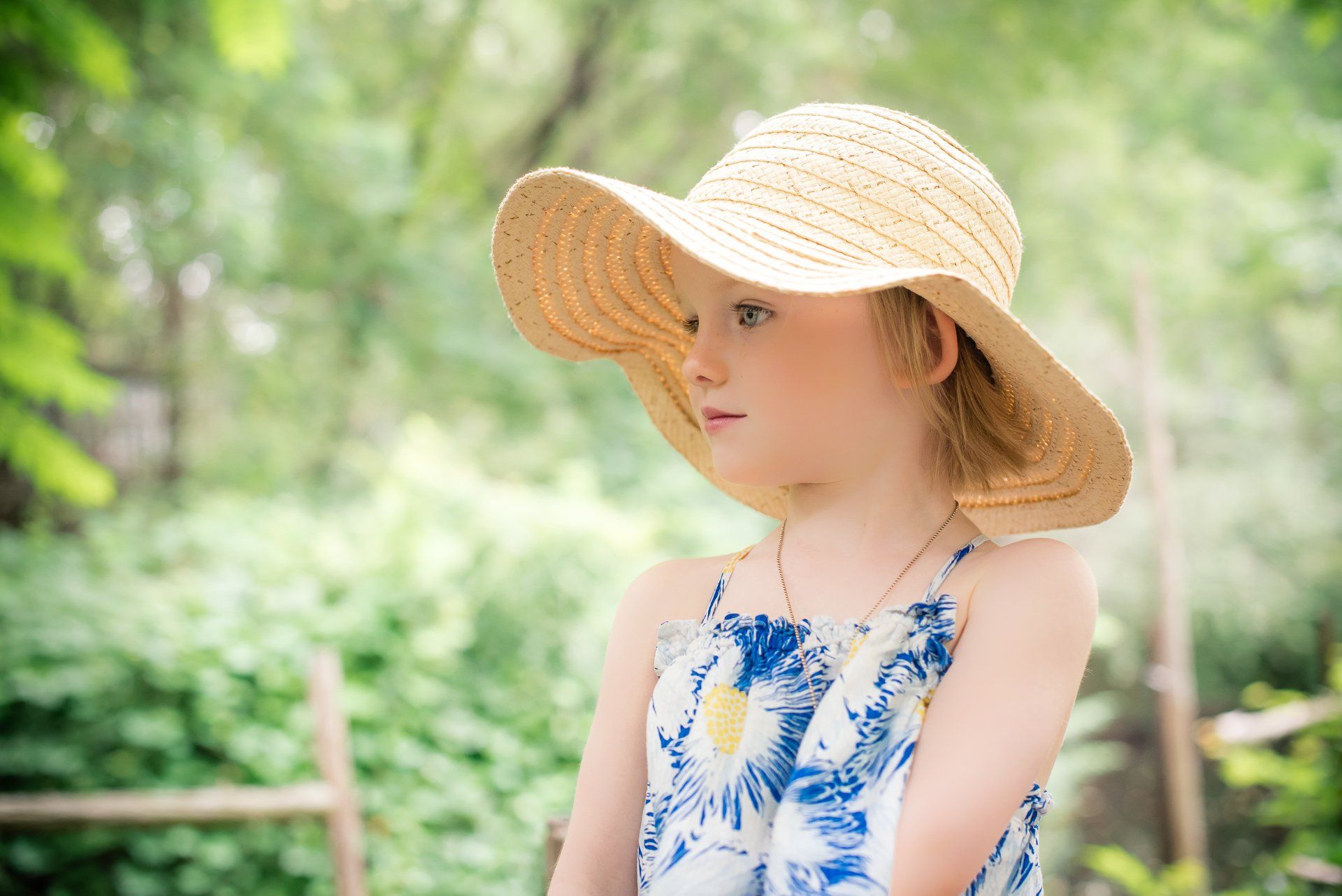 Young girl with hat | Child photography | Stacey Naglie Toronto