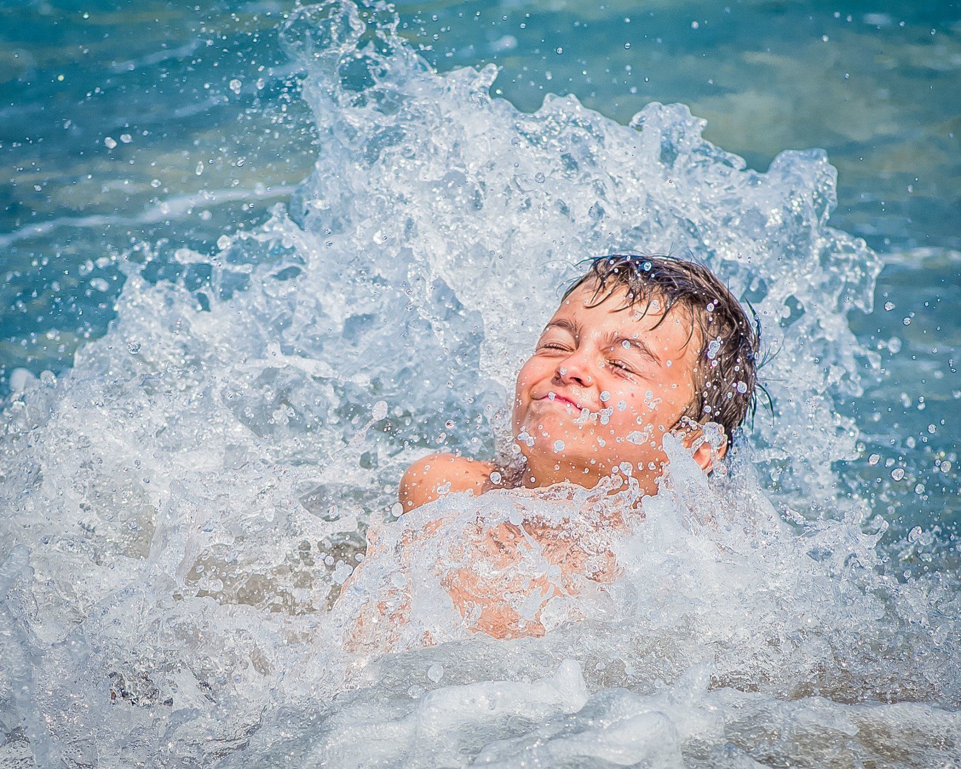 Young boy swimming |  Child photography | Stacey Naglie Toronto