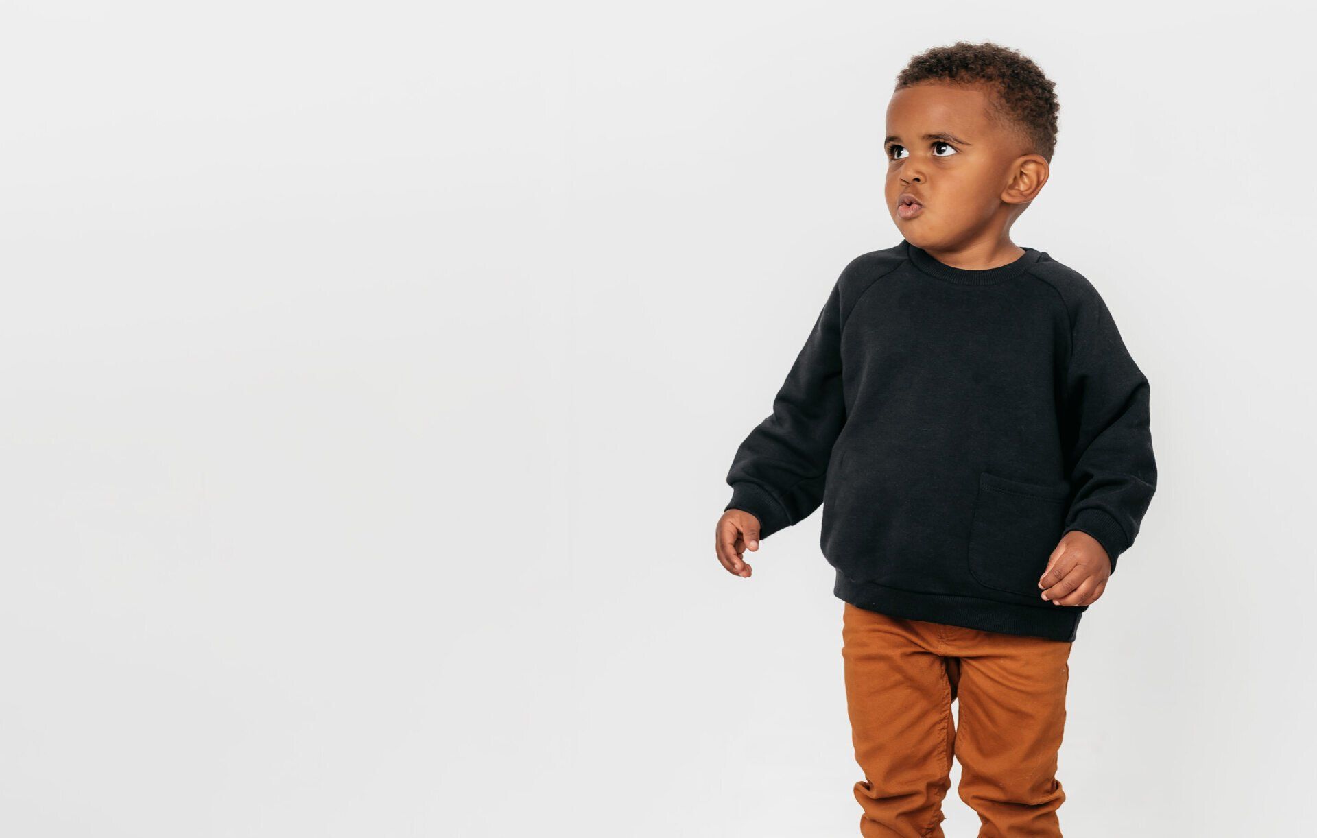 Photo of small toddler for toronto gift card idea