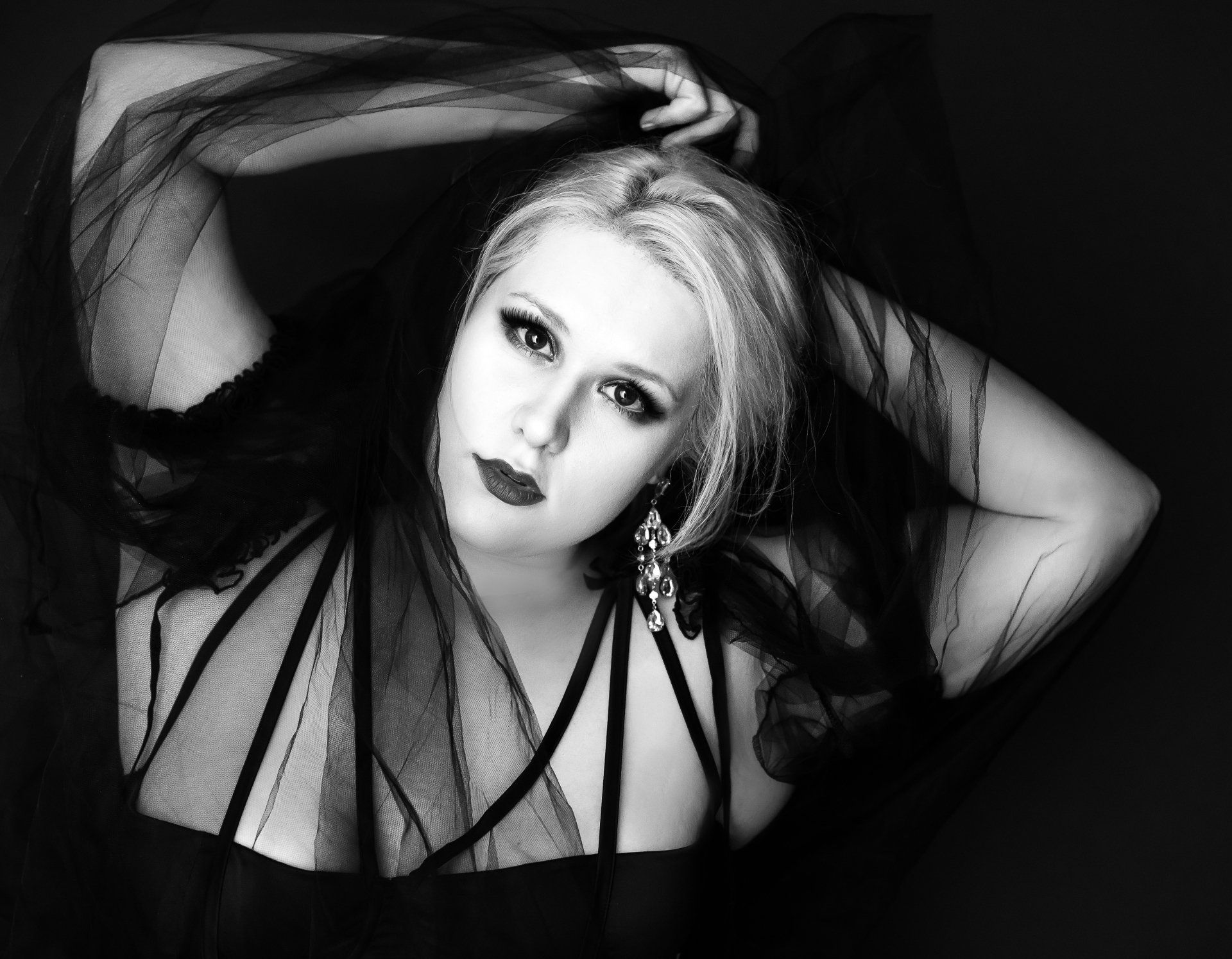 Portrait Photography | Stacey Naglie Toronto  | Black and white photo of woman with black lace