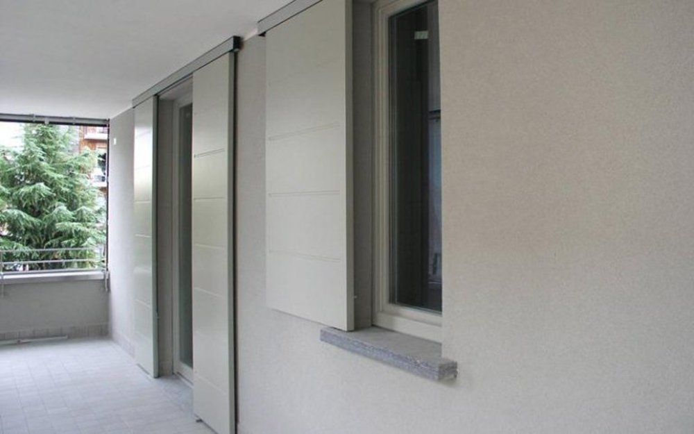 Oscuranti per finestre e porte serie Antone Cortina