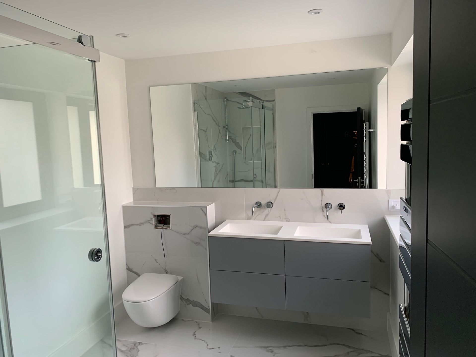 Customised mirror services