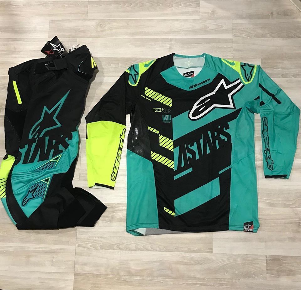 Conjunto de equipamiento para motocross