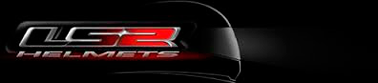 Logotipo de LS2 Helmets sobre fondo oscuro; casco negro visible. El logotipo es plateado con un "2" rojo.