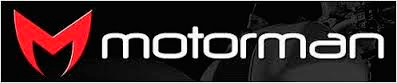 Logotipo con forma de "M" roja y la palabra "motorman" en blanco.