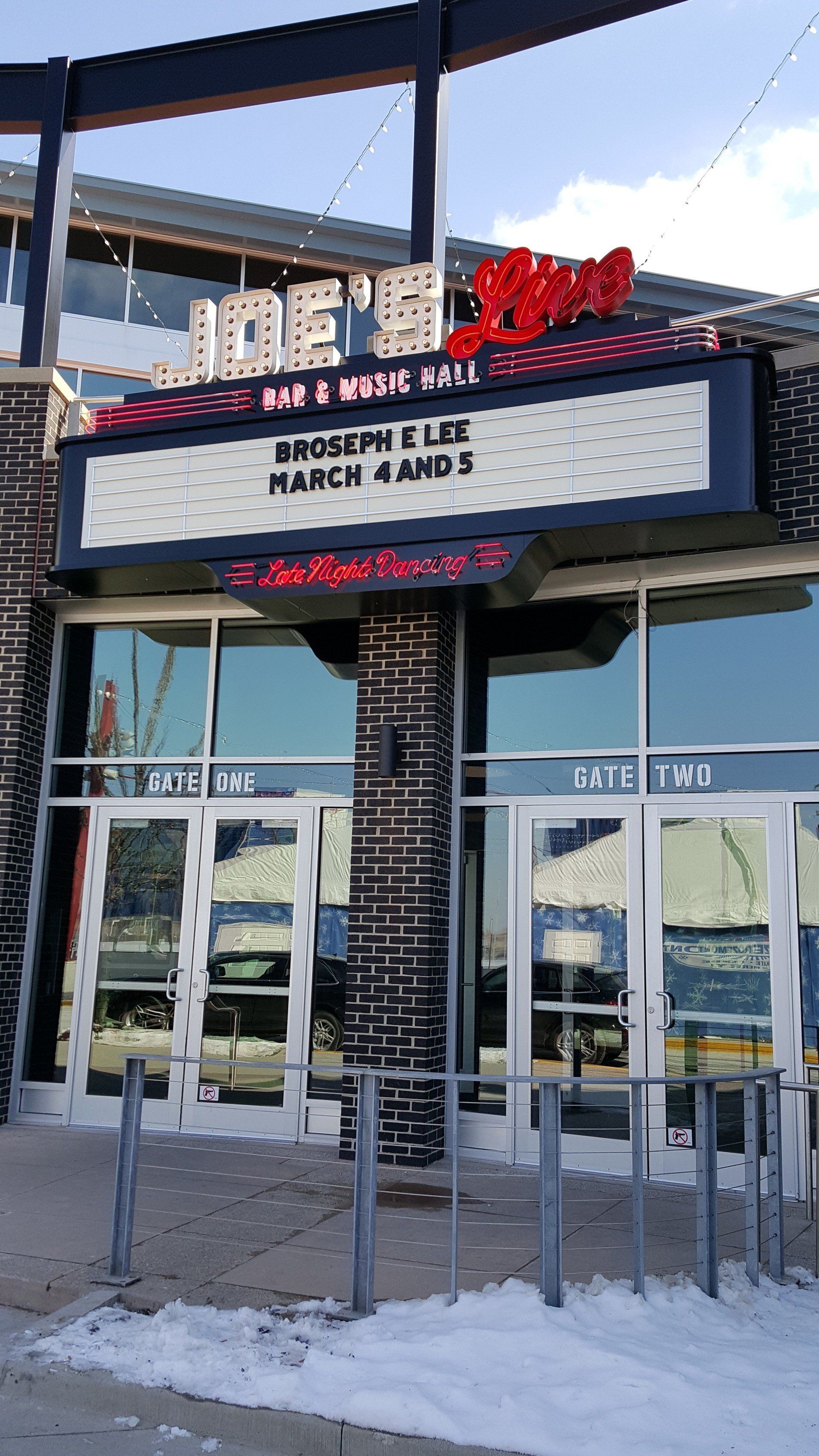 Custom Sign Installation Chicago, IL Best Neon Sign