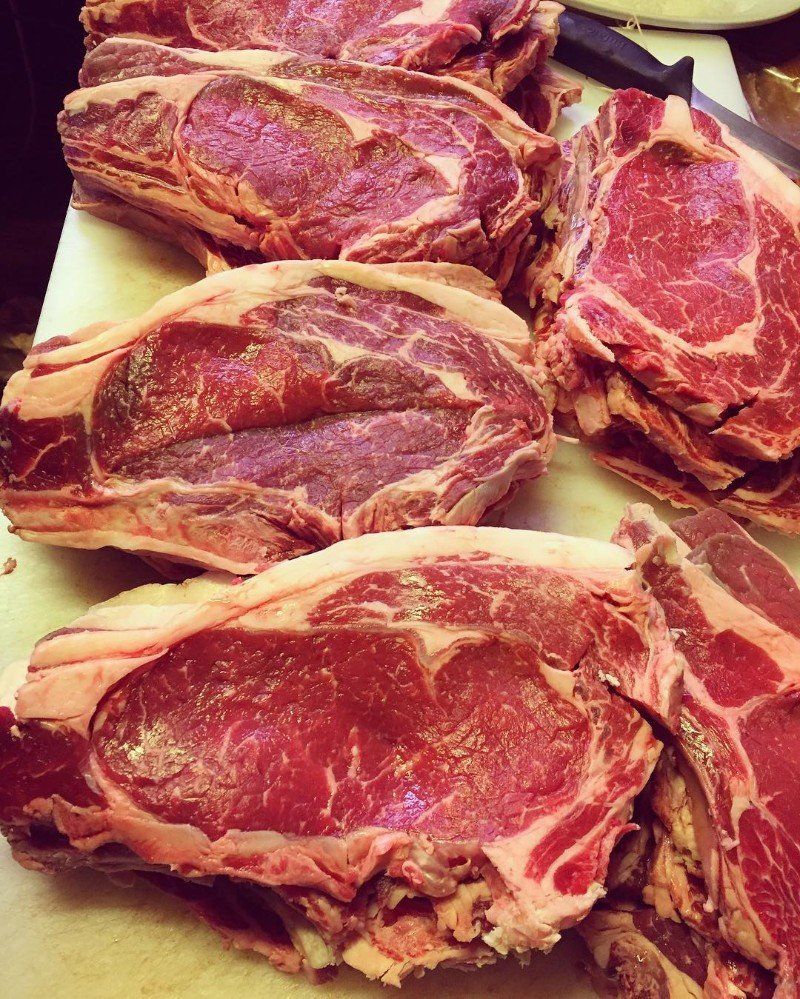 Bistecche di carne da cuocere