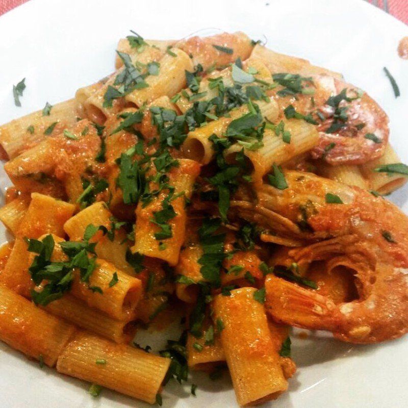 Cannelloni with tomato sauce