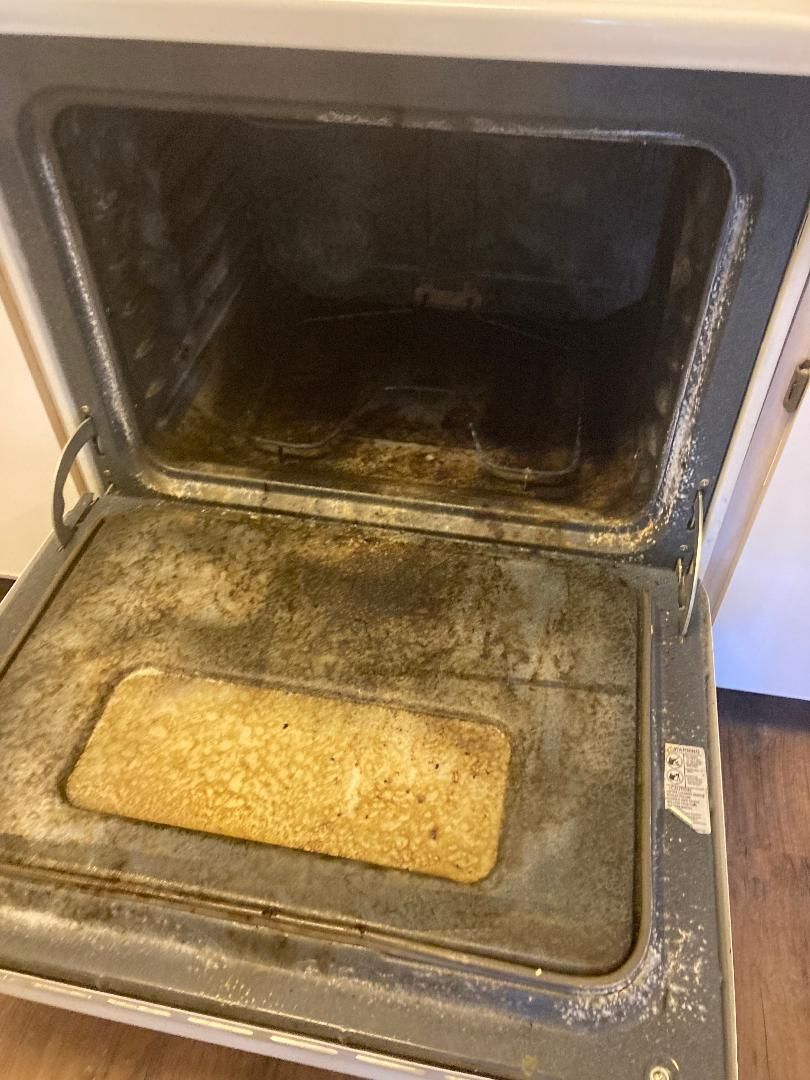 Oven Before — Olathe, KS — Yogi House Keeping LLC