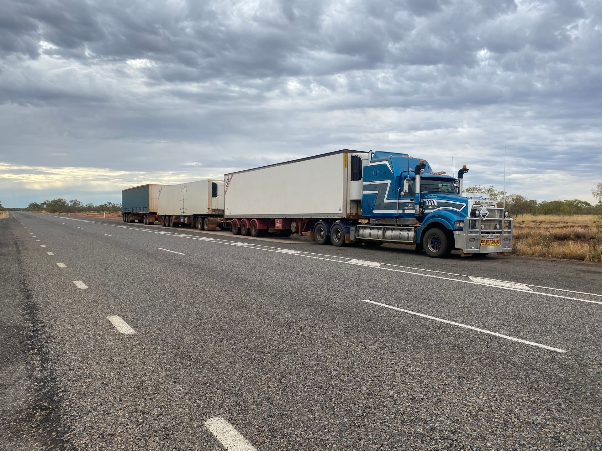 Commercial Delivery Vans — Freight Company in Mount Isa, QLD