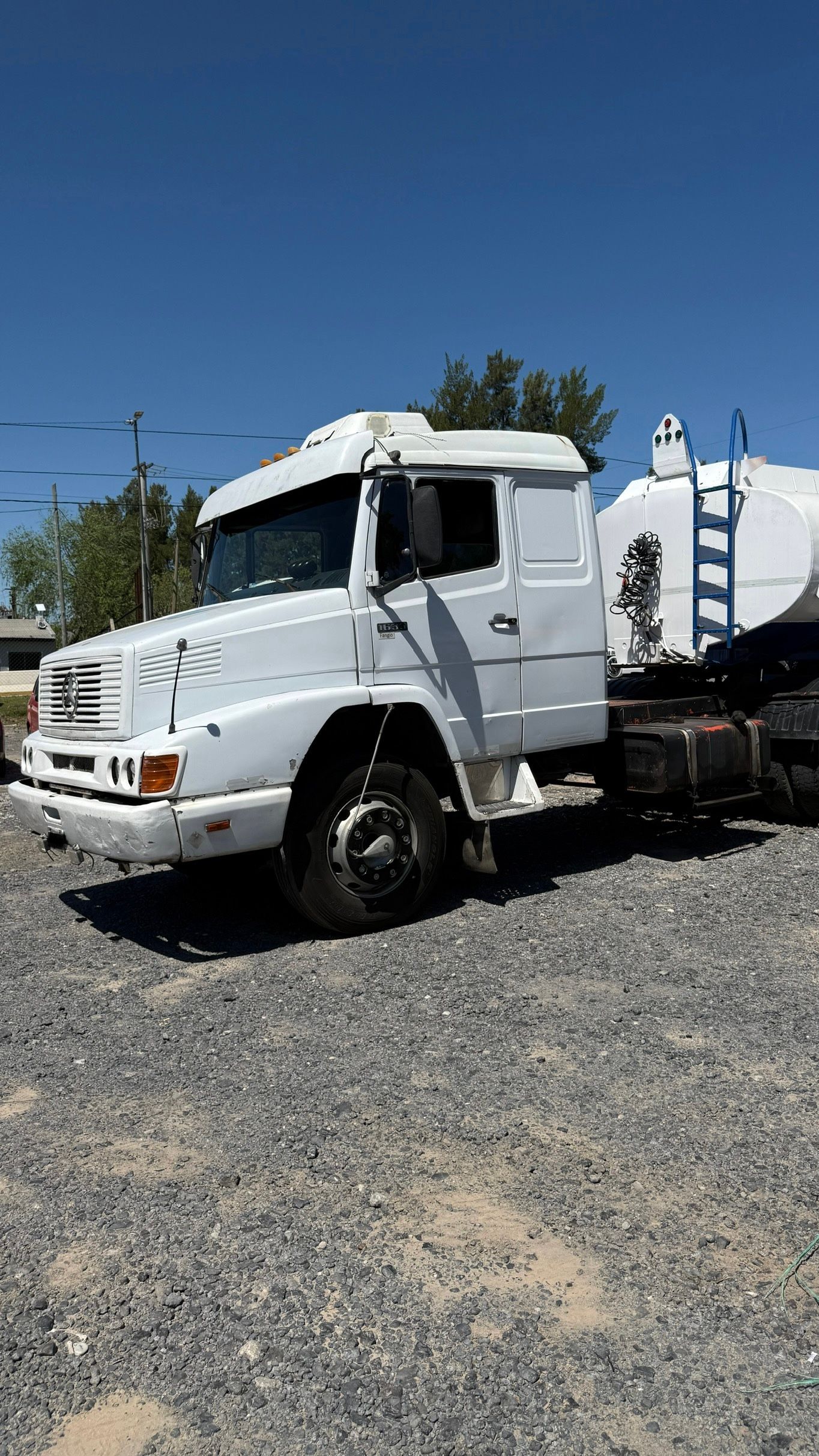 Mercedes Benz 1633 Tractor