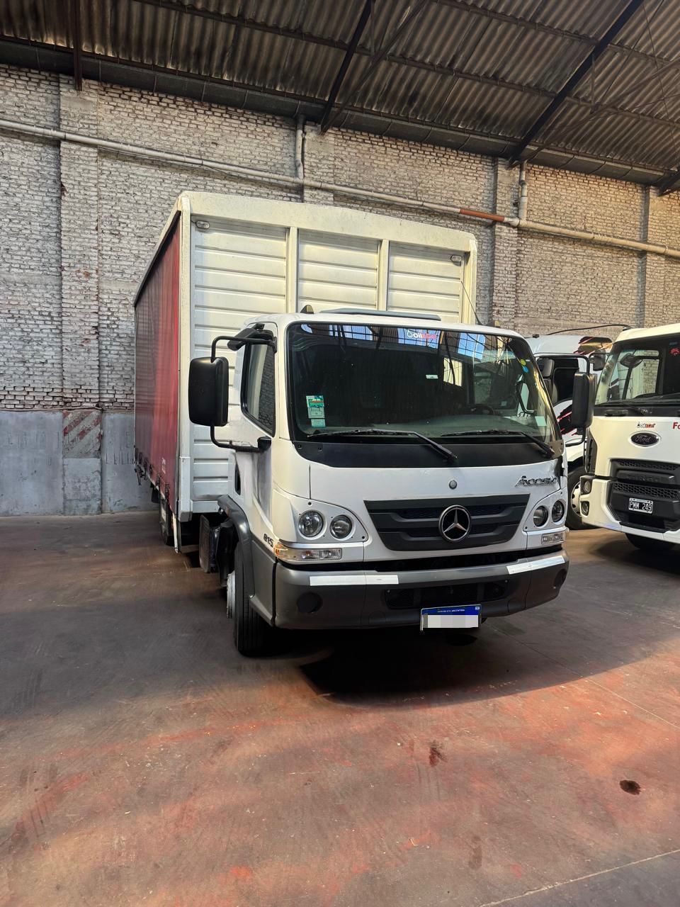 Mercedes Benz Accelo 815