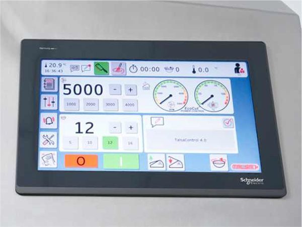 A monitor displays the number 5000 on it