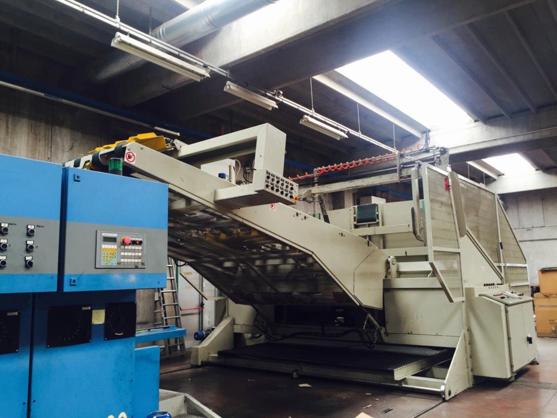 macchina utensile per la produzione di scatole